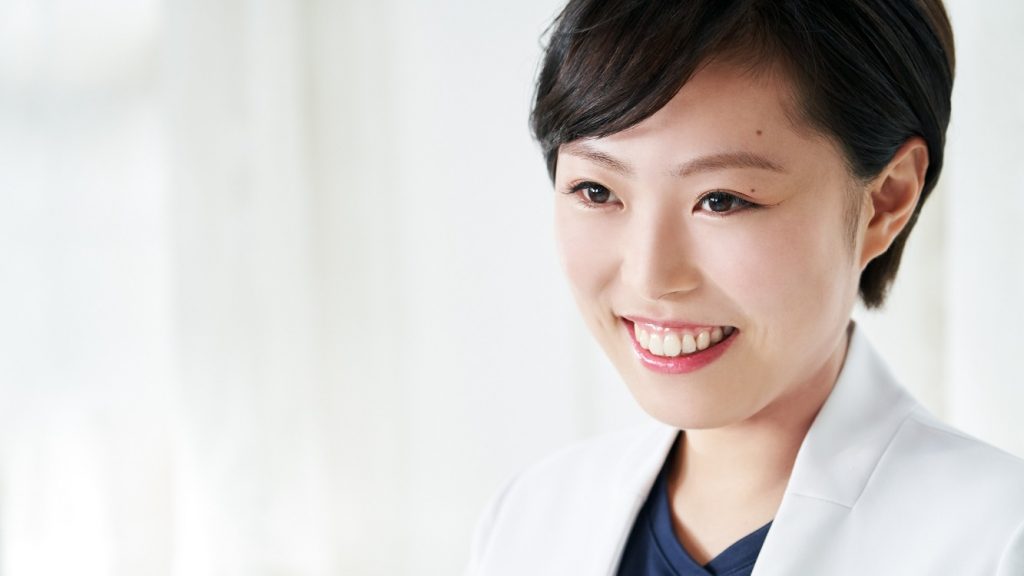 山本佳奈医師