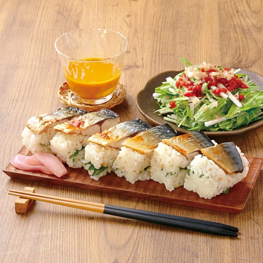焼きさばの押し寿司_水菜と長芋の梅ドレサラダ